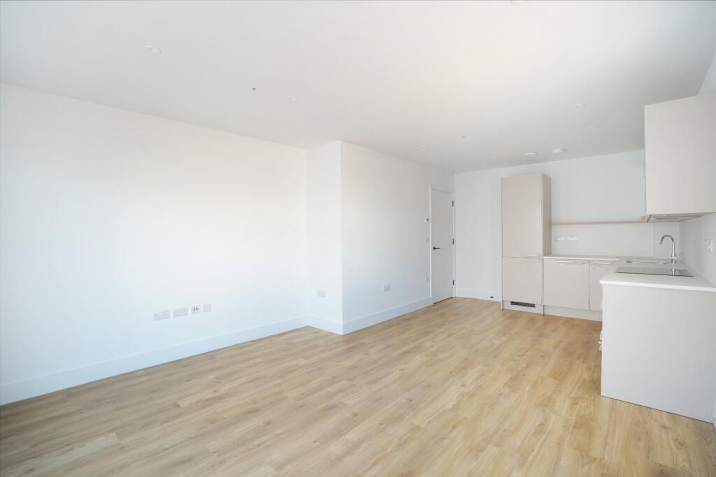 Apartment in Bromley - View 4
