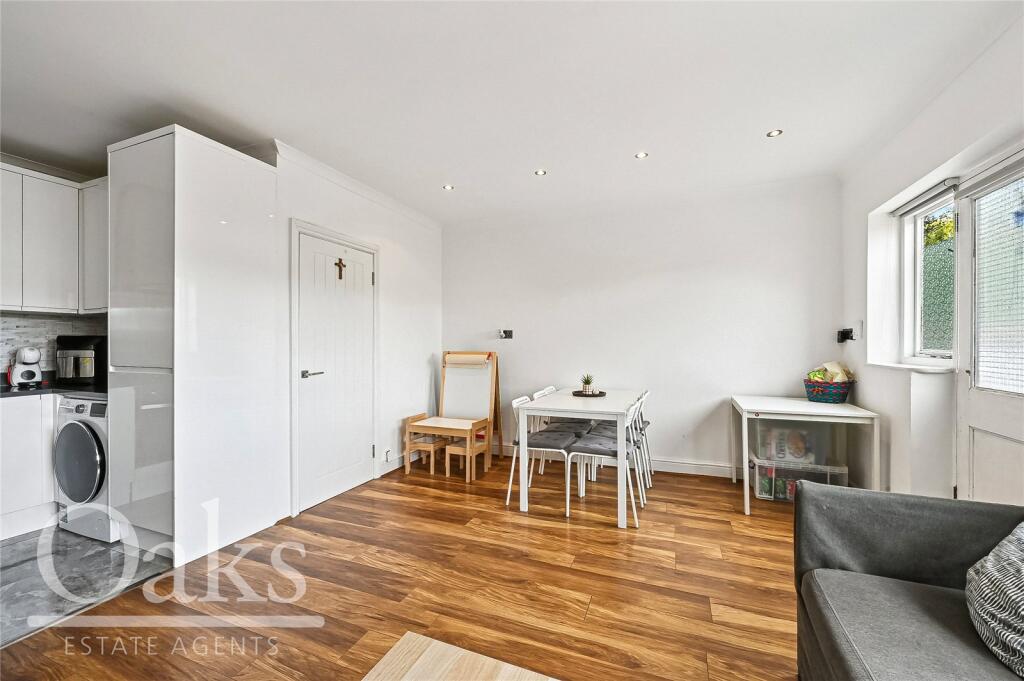 Apartment in Croydon - View 5