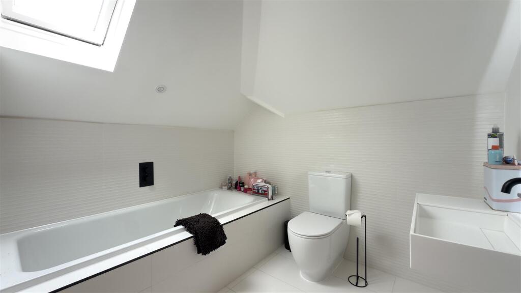 Additional image 6 of Blake Hill Crescent, Lilliput