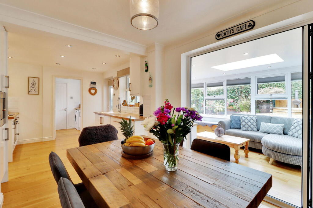 House in Gravesham, Shorne - More