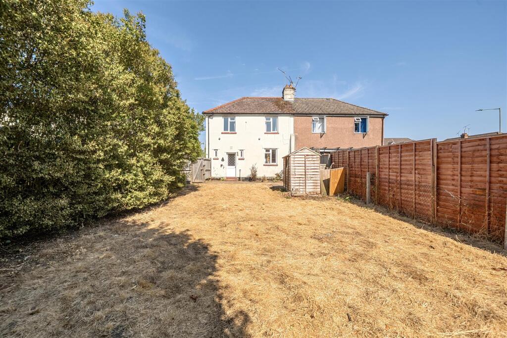 House in Surrey Heath, Surrey - View 5
