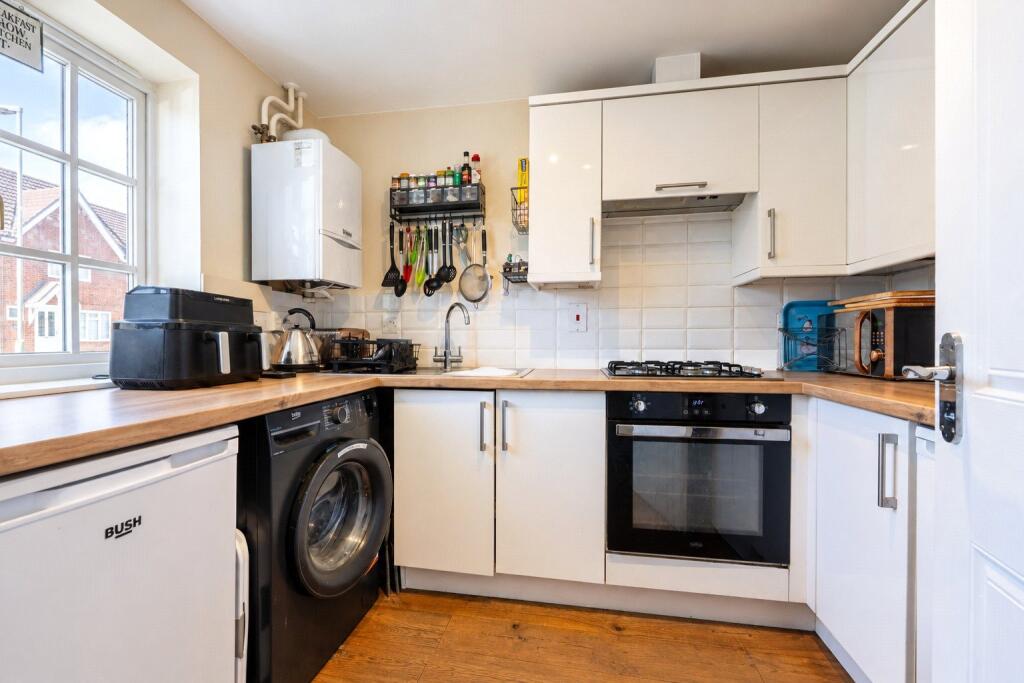 House in South Oxfordshire, Ladygrove, Didcot - More