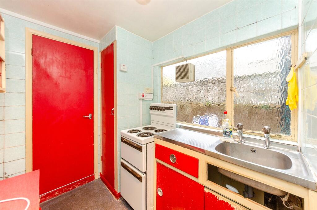 Rose Hill, Old Colwyn, Colwyn Bay, Conwy, LL29 photo 4
