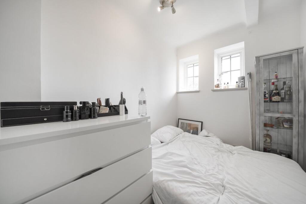 Apartment in London - View 5