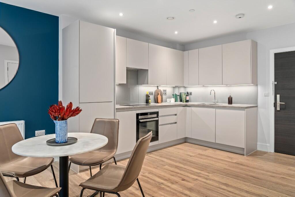 Apartment in Reigate and Banstead, Surrey - View 3