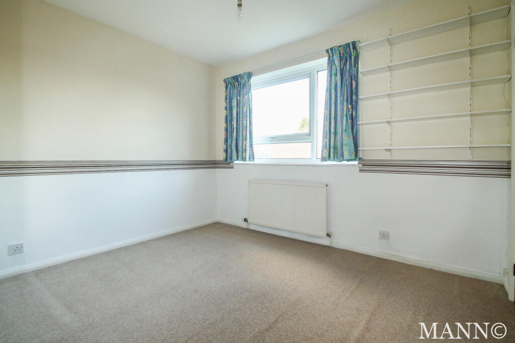 House in Sutton - View 5