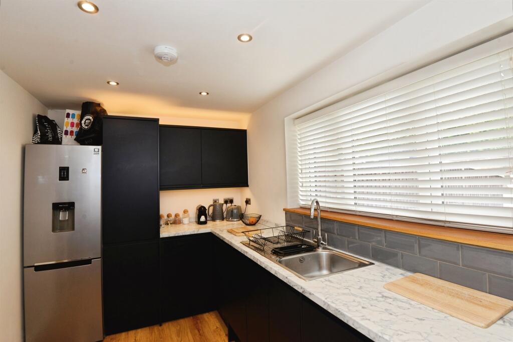 House in Hemel Hempstead, High Wycombe Community Board - View 4