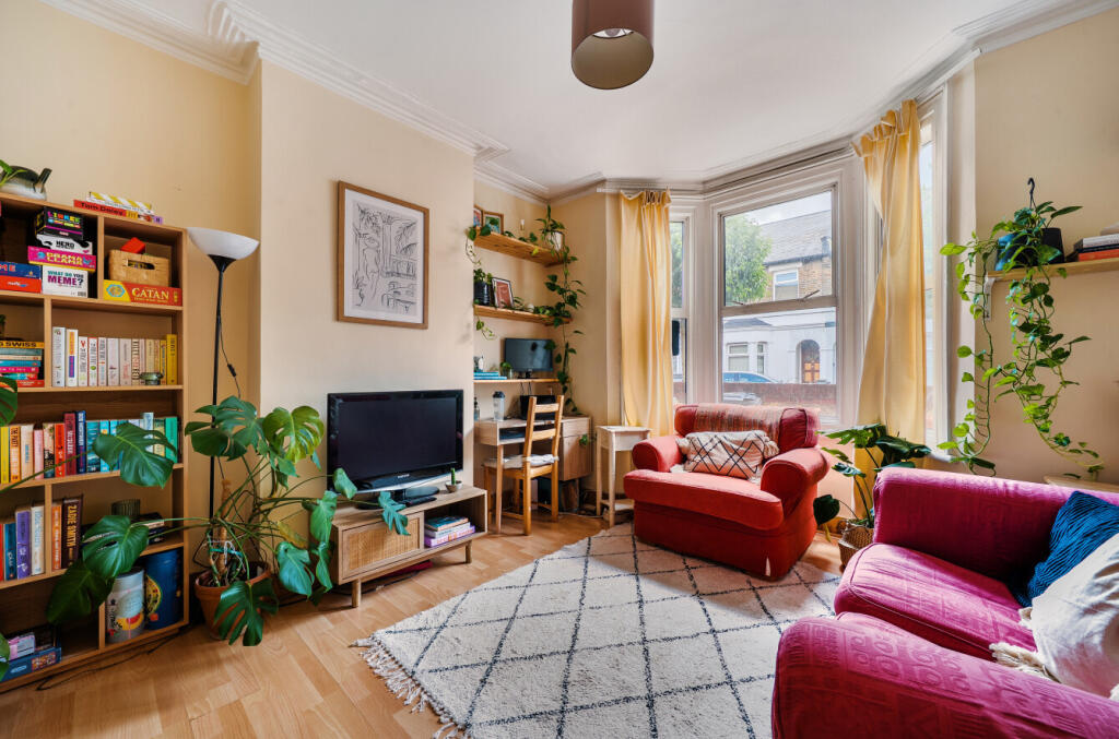 House in London - View 2