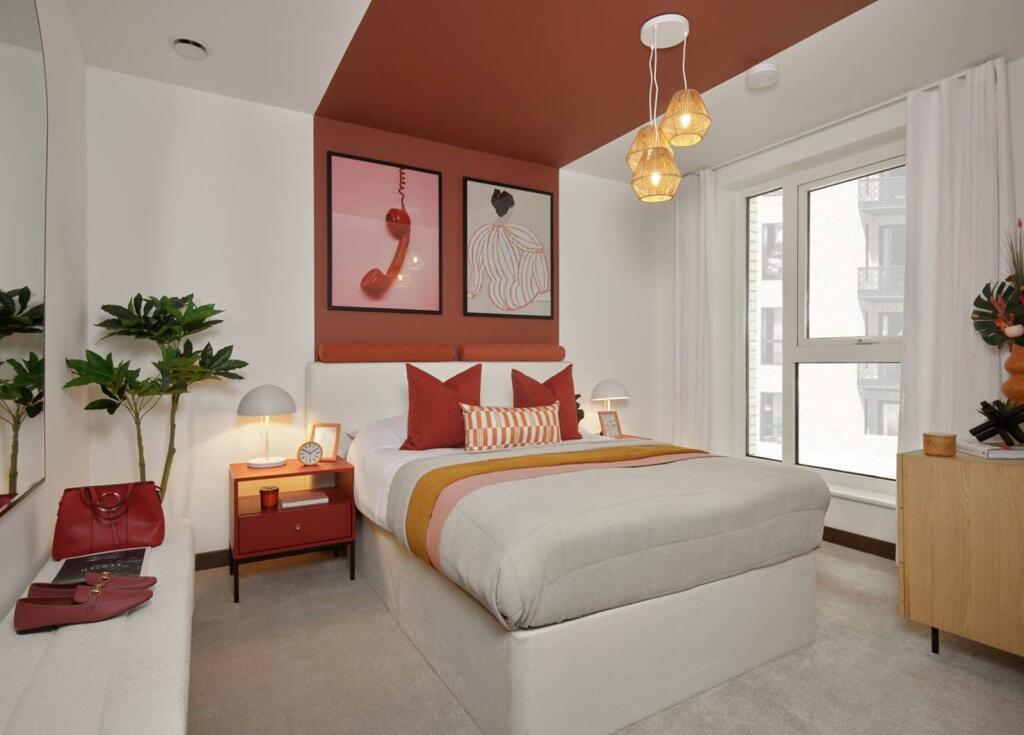 Main image of property: Caxton Square, Wood Green, N22