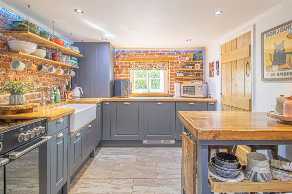 House in King's Lynn, Gaywood - More