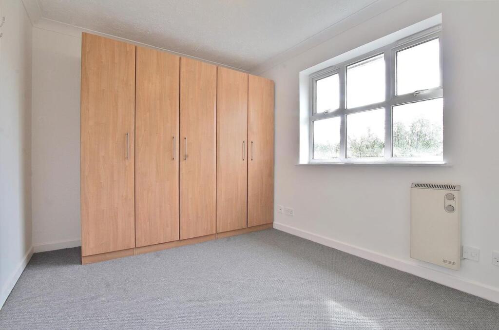 House in Twickenham - More