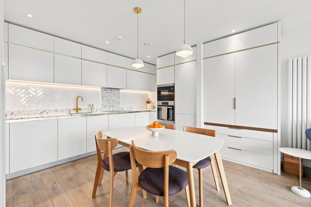 Apartment in London - View 5