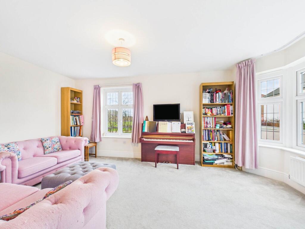 Medlar Street, Weston Turville - View 4