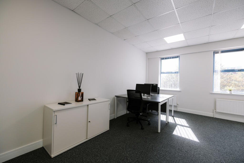 350 sqft office