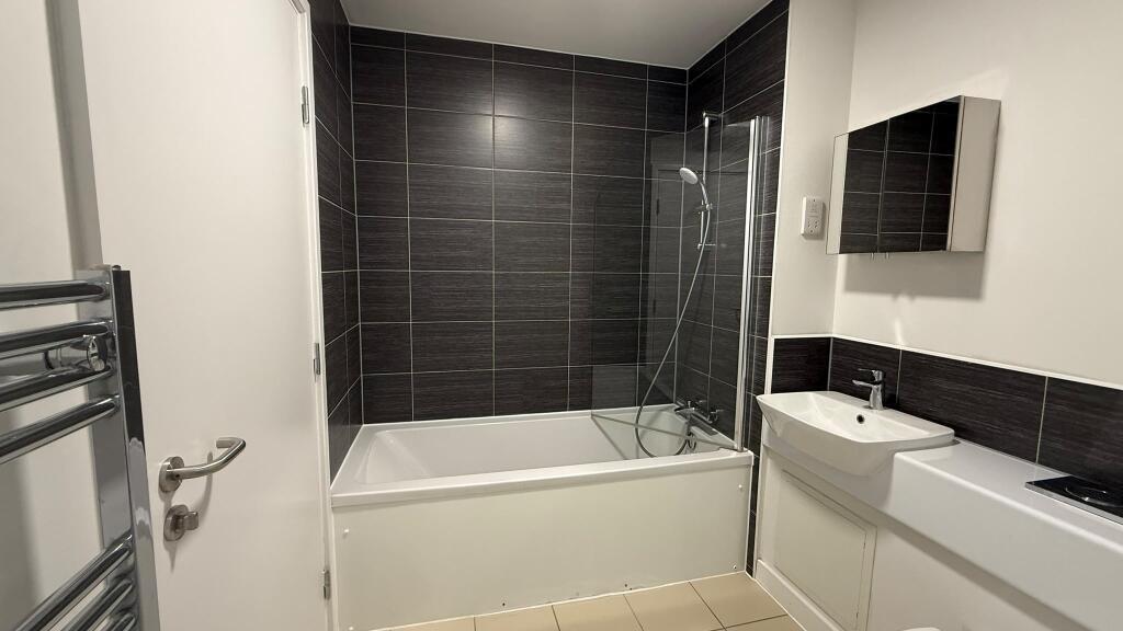 Apartment in Nottingham, Nottinghamshire - View 5