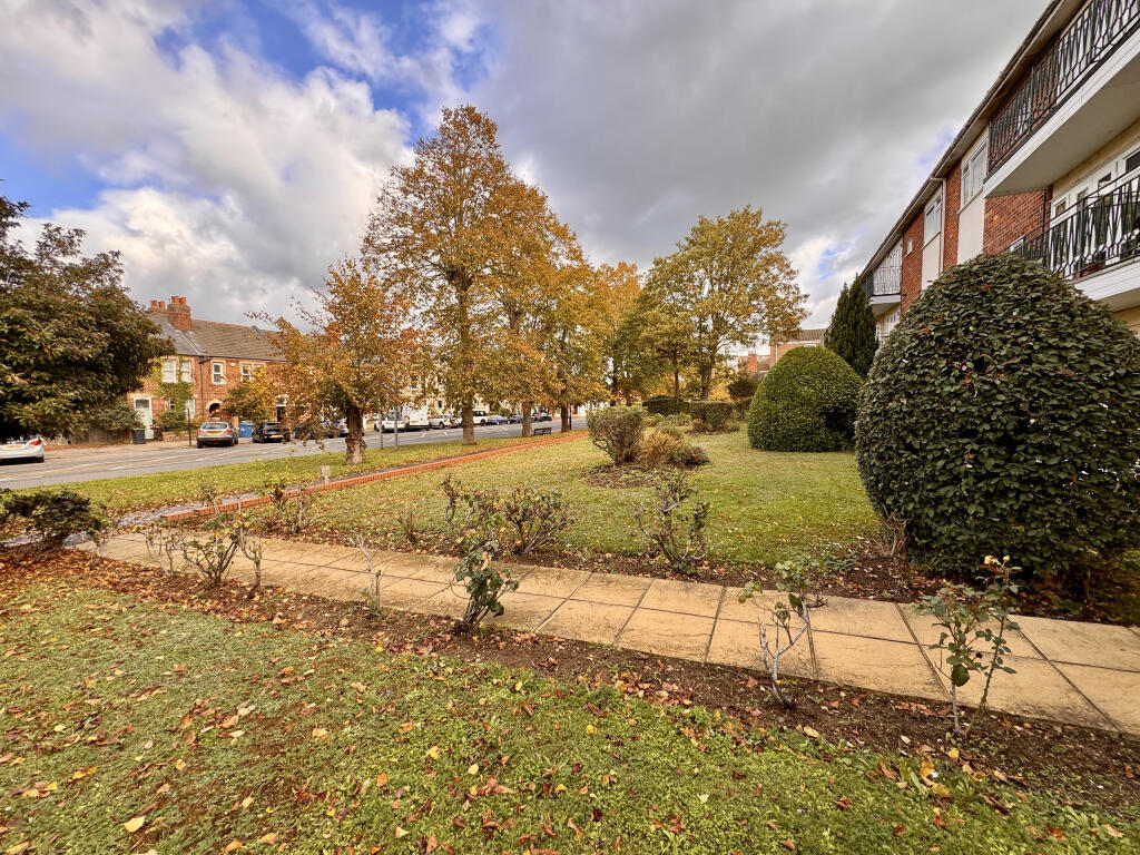 Belmont Court, High Street, Newmarket, Suffolk photo 2