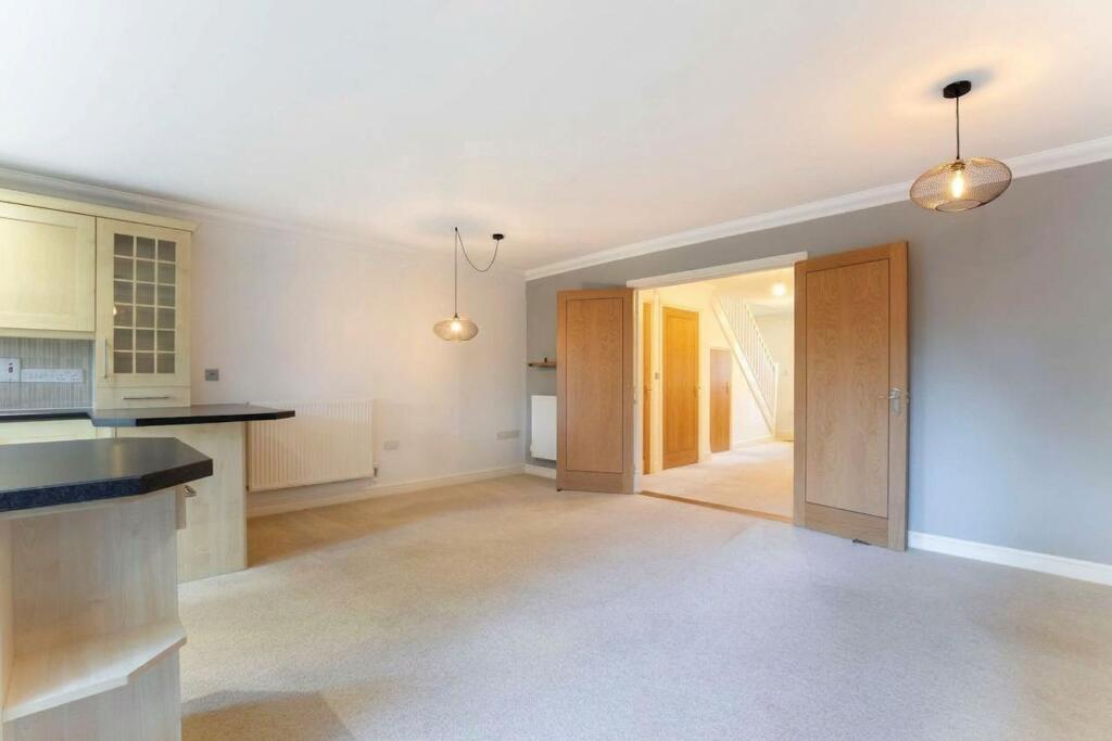 House in Gloucester - More