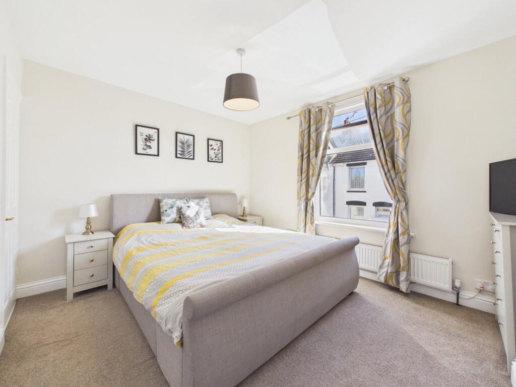 House in Gillingham, Medway - View 4