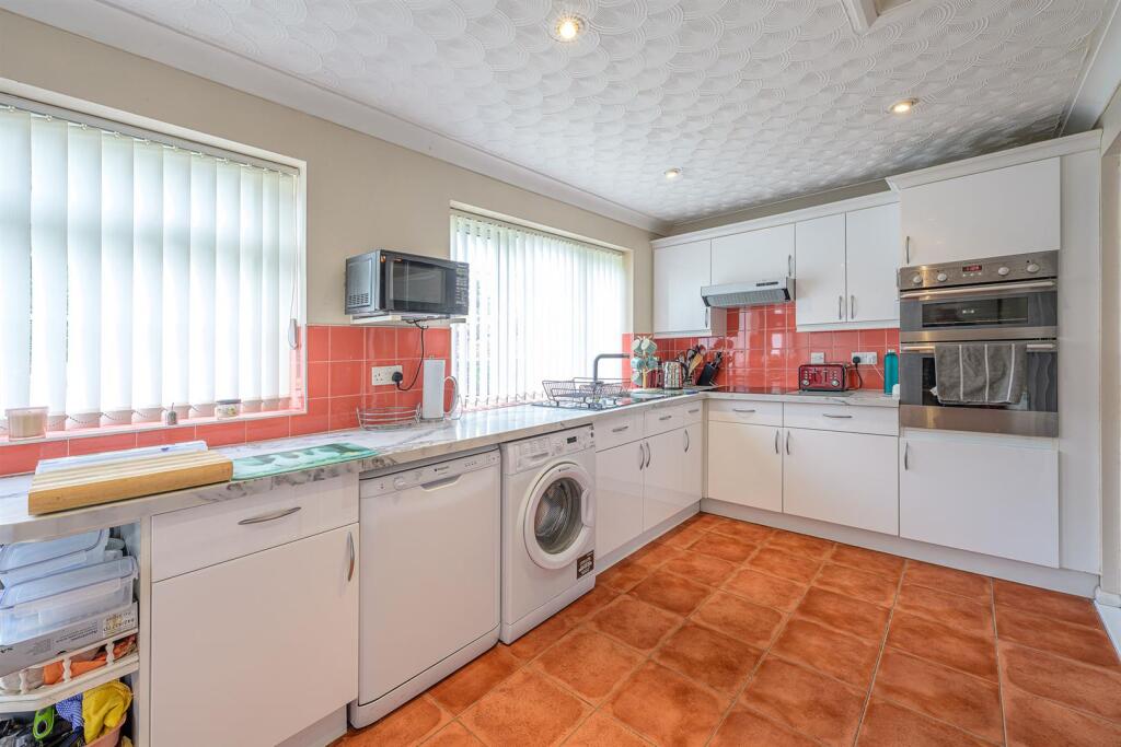 House in Dudley, West Midlands - View 4