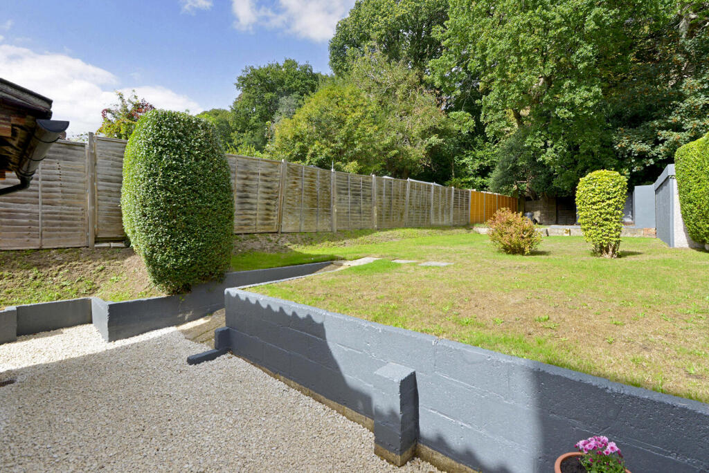 House in Waverley, High Lane Estate, Haslemere - View 5