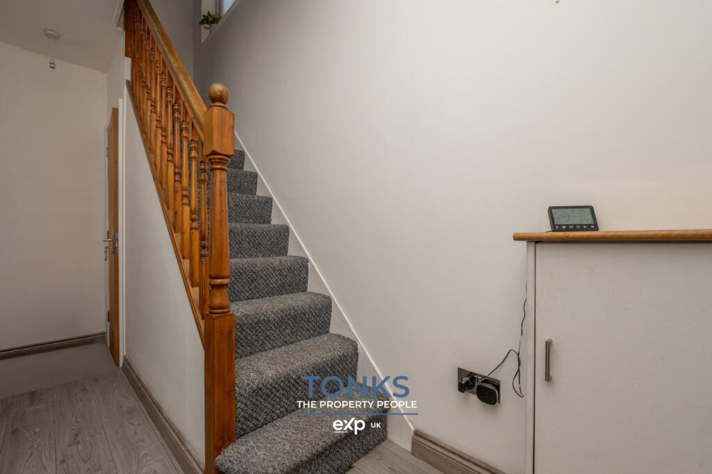 Parkfield Road, Oldbury, B68 8PS photo 3