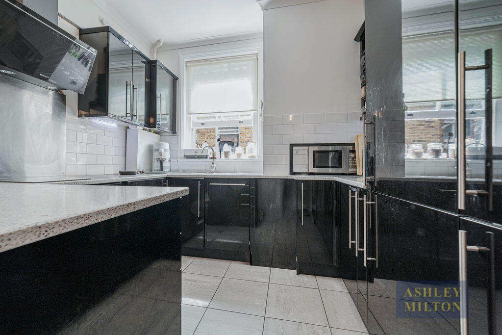 Apartment in London - More