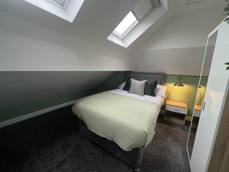 Apartment in Liverpool, Elm Park - View 4