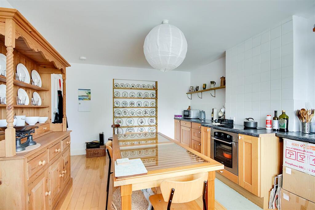 Apartment in Worthing, West Worthing - View 4