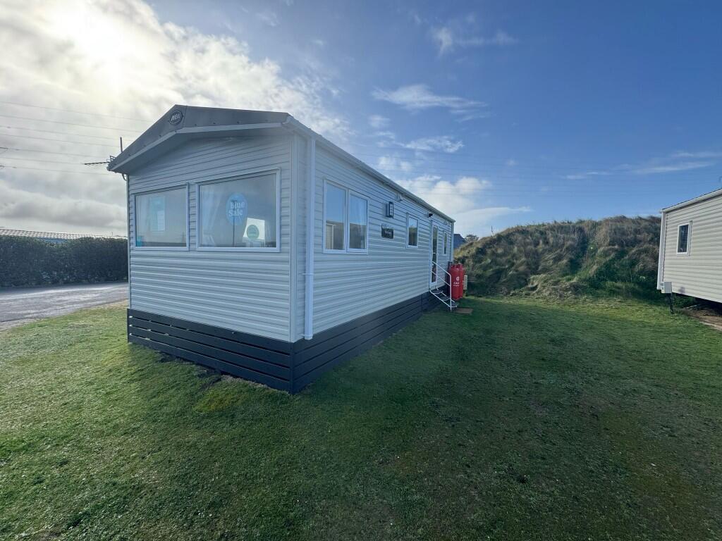 2-bed caravan on Loggans Road, Hayle, Cornwall, TR27, £39,995