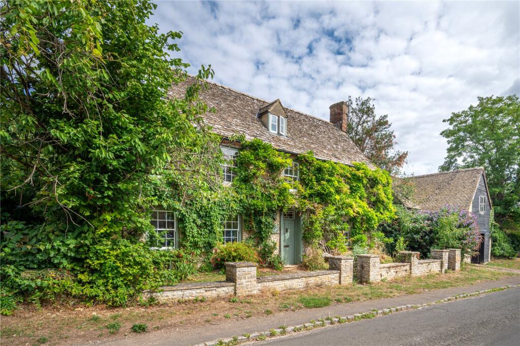 Main image of property: High Street, Finstock, Chipping Norton, Oxfordshire