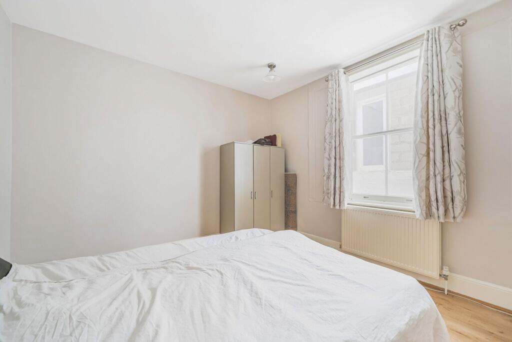 Apartment in London - More