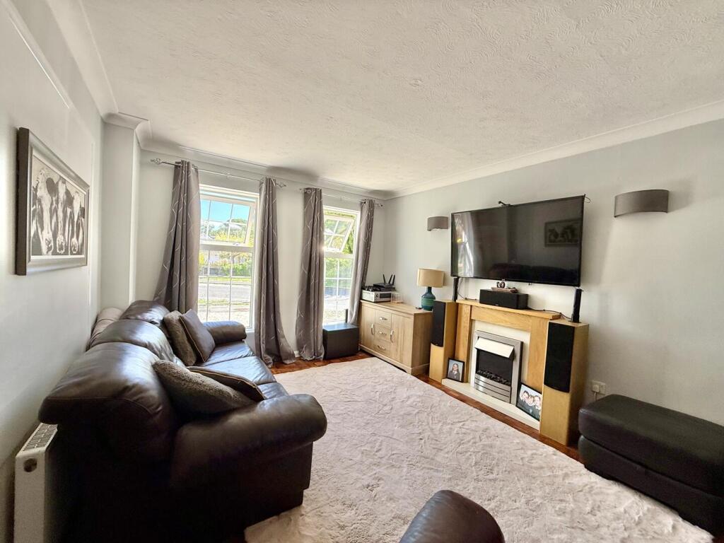 House in Highcliffe-on-Sea, Walkford, Highcliffe and Walkford - View 3