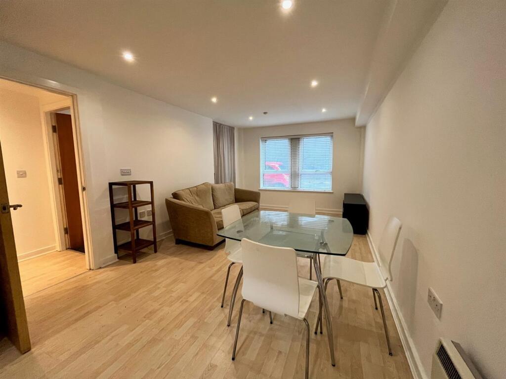 Apartment in Manchester - More