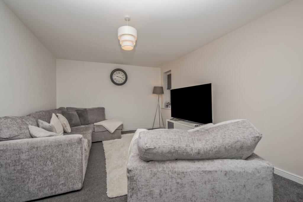 Turner Grove, Tyersal, Bradford, West Yorkshire, BD4 photo 4