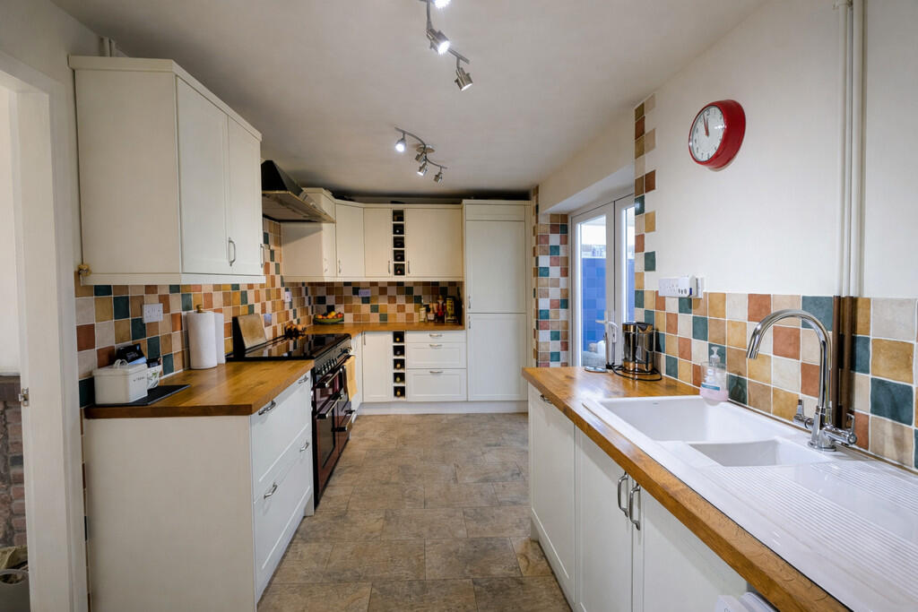 Adkinson Avenue, Dunchurch photo 3