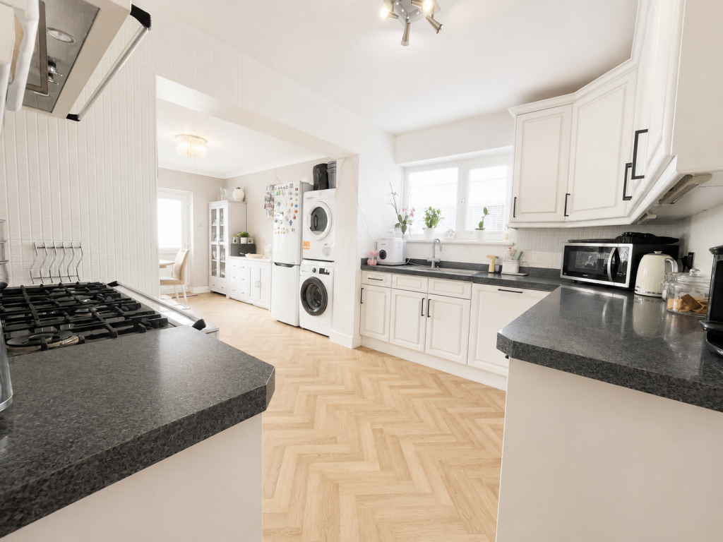 House in Herne Bay, Greenhill - More