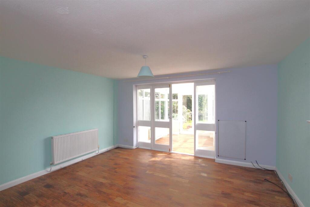 House in Lincoln - More
