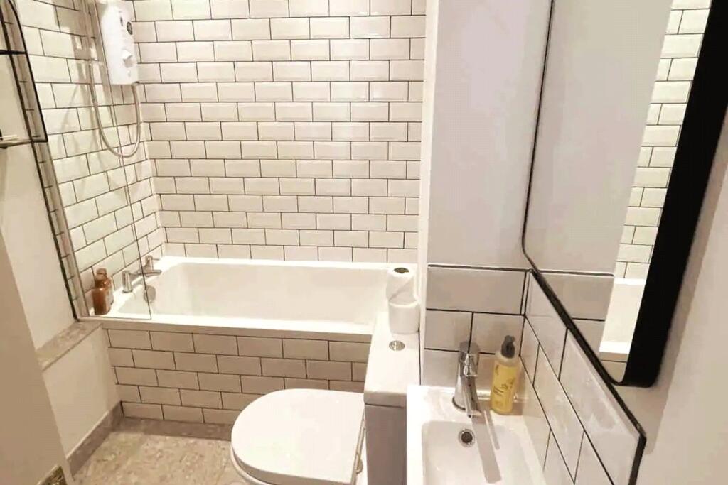 2 bedroom semi-detached house for rent