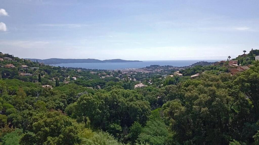 Main image of property: Provence-Alps-Cote d`Azur, Var, Cavalaire-sur-Mer