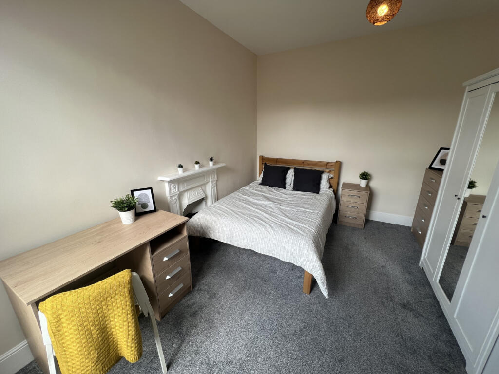 Main image of property: West Bridgford, NG2 7NG
