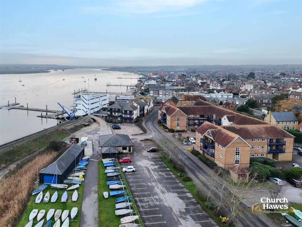 Burnham-On-Crouch photo 2