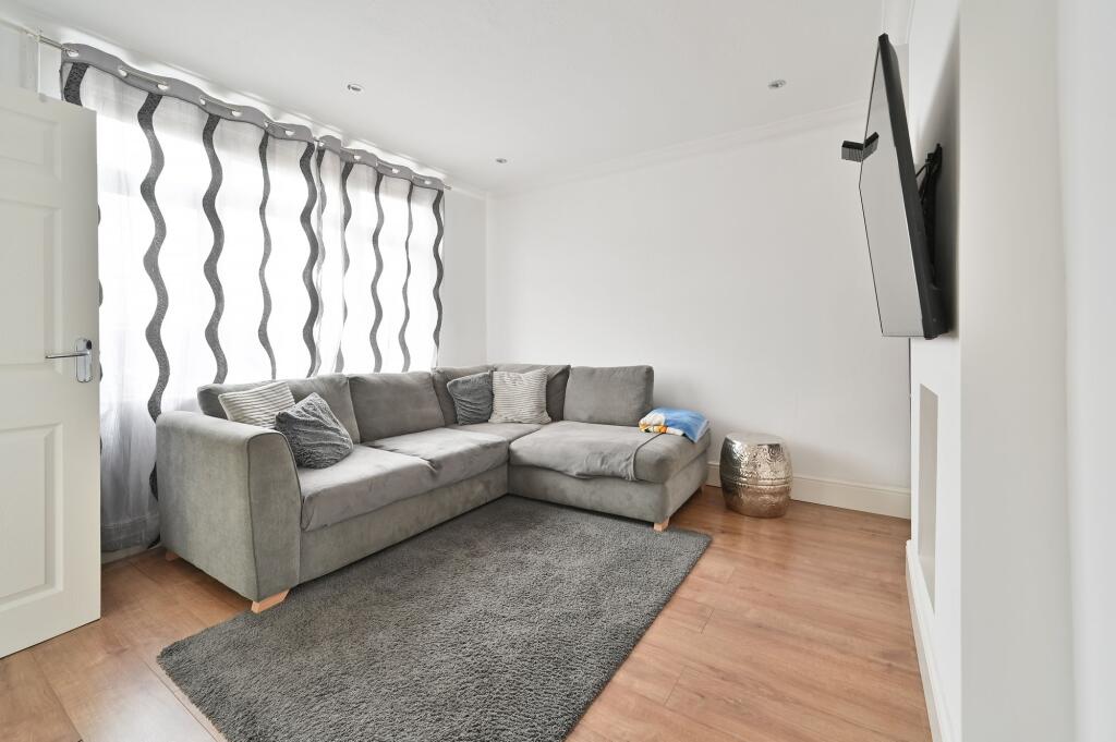 House in Watford - View 5