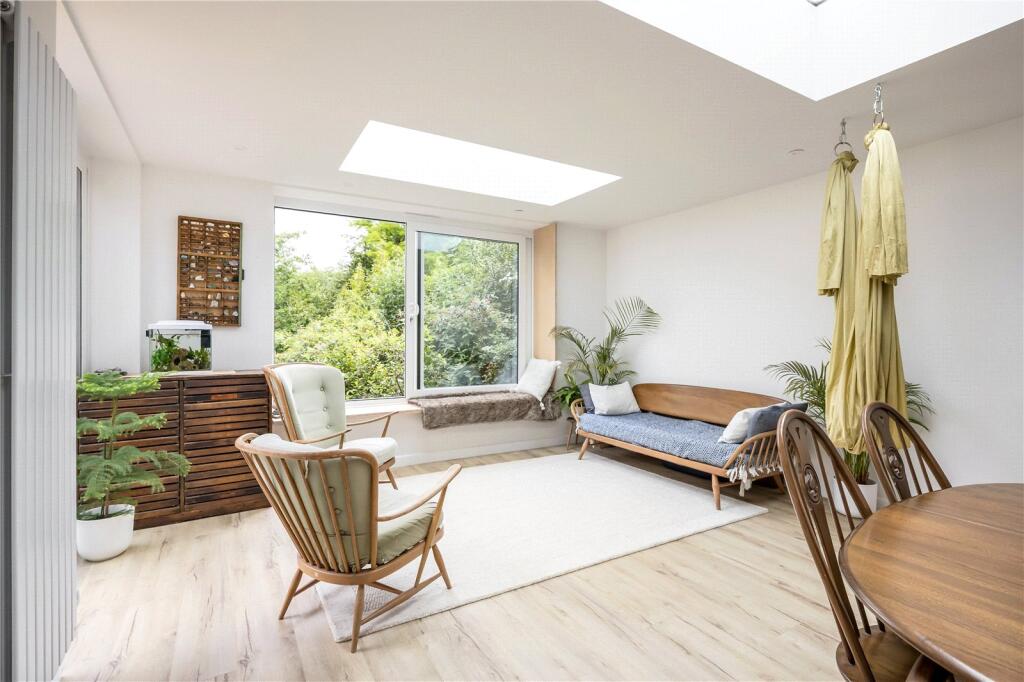 Hinton Wood Avenue, Highcliffe, Dorset, BH23 photo 3