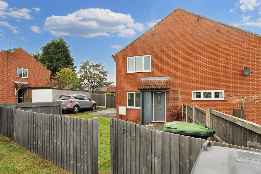 Main image of property: Camdale Close, Chilwell, Nottingham, NG9 4FZ
