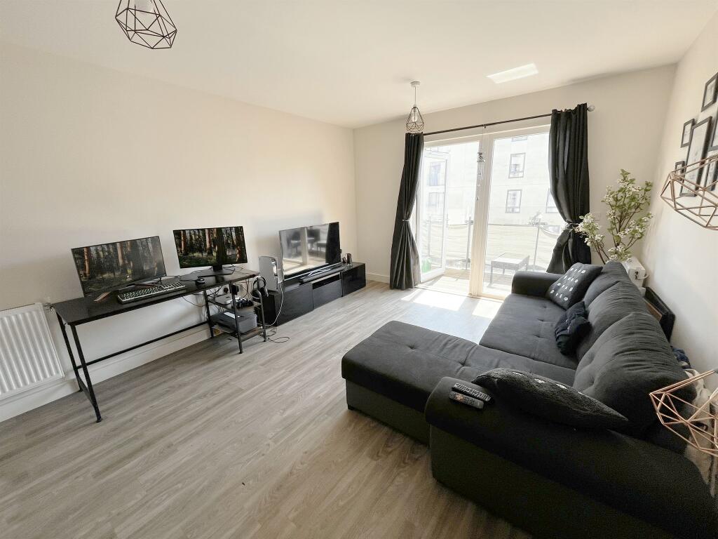 Apartment in Gillingham, Medway - View 4