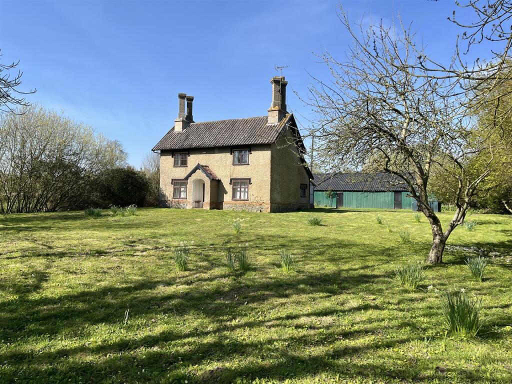3-bed house on Griston Road, Carbrooke, Thetford, £450,000