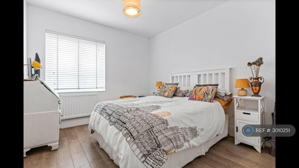 Apartment in Stevenage - More