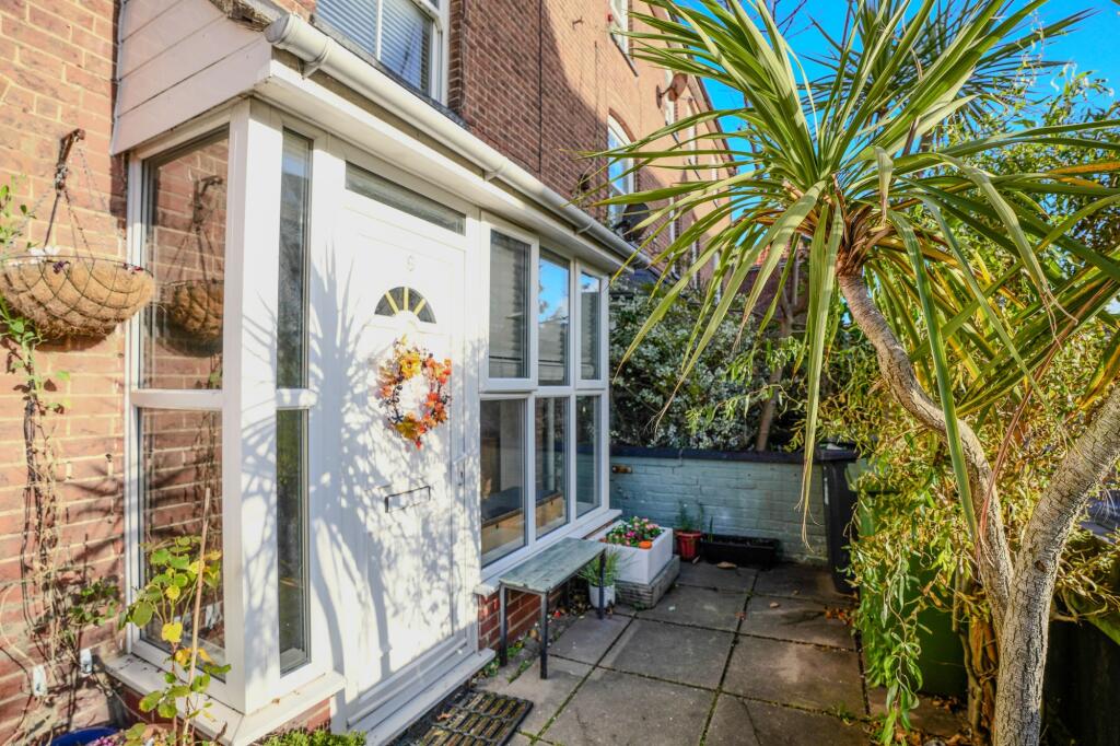 3-bed flat on Louden Road, Cromer, NR27, £200,000