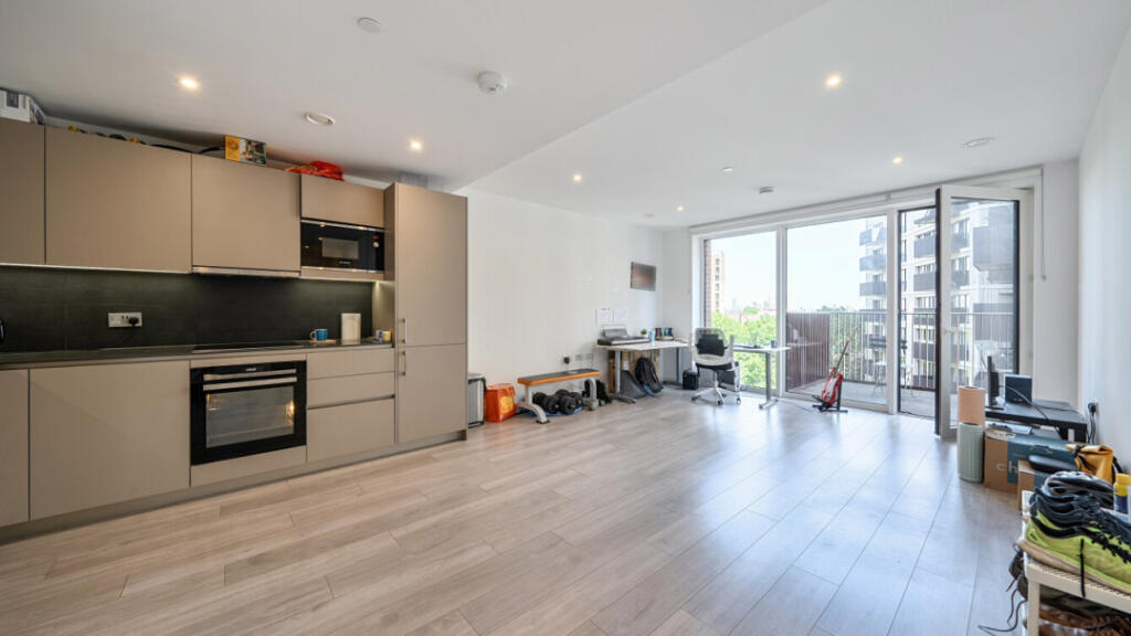 Main image of property: London SE17 1GX, London, SE17 1GX