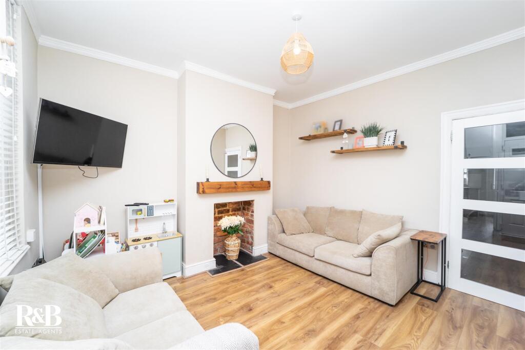 6, The Parade, Carnforth, Lancashire, LA5 9JF photo 4